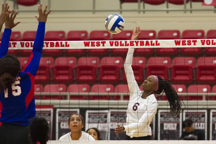 6A VOLLEYBALL PLAYOFFS Duncanville rallies to top Lady Roos in 5set