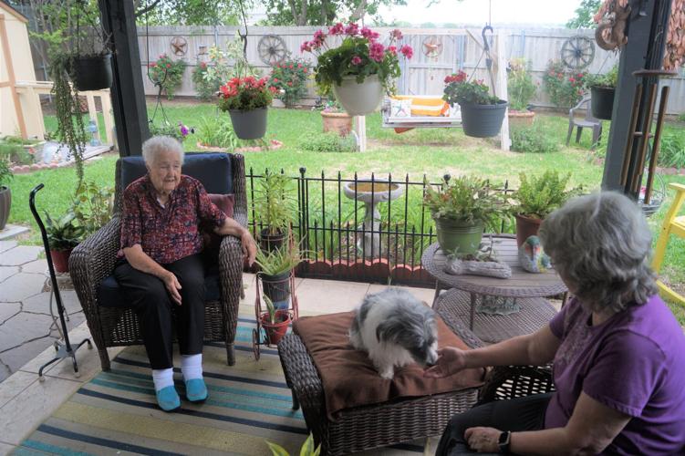 Killeen woman, 95, helps maintain her independence and beautify her