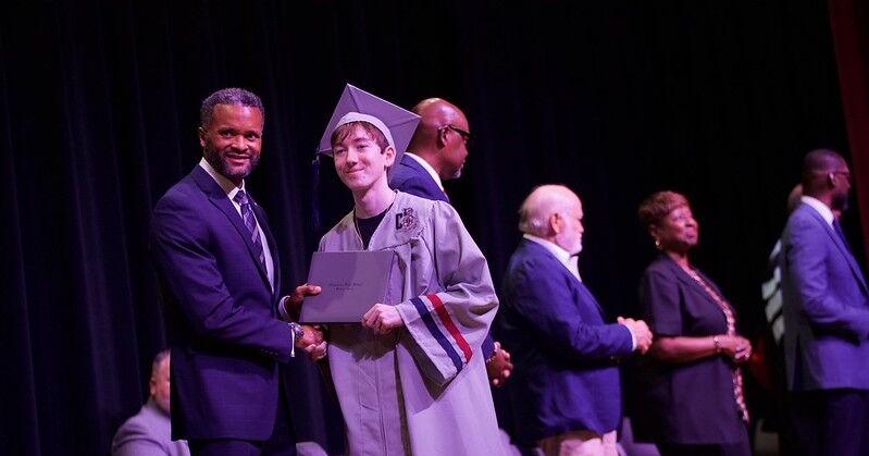 19 graduate from Killeen ISD during ceremony