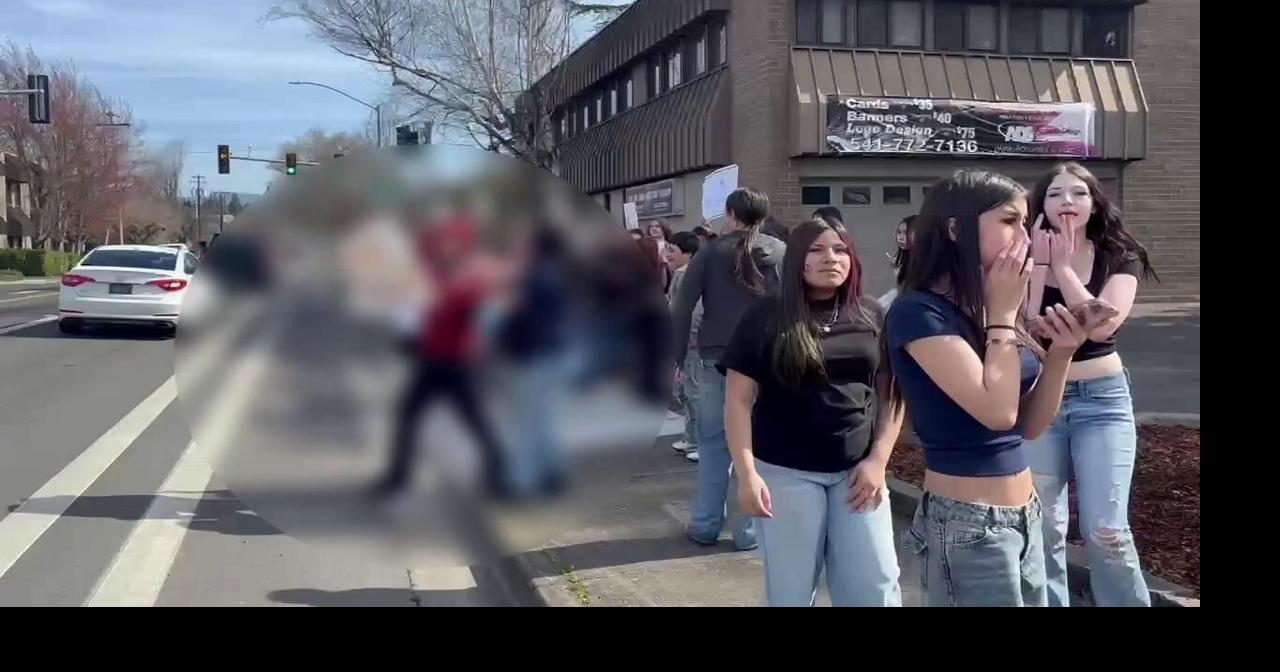 Oakdale Middle School students protest Trump, war and ICE | Local ...