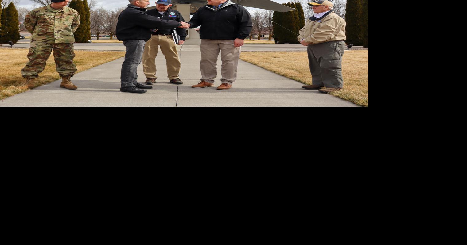 Klamath HR director honored for military support at Kingsley Field