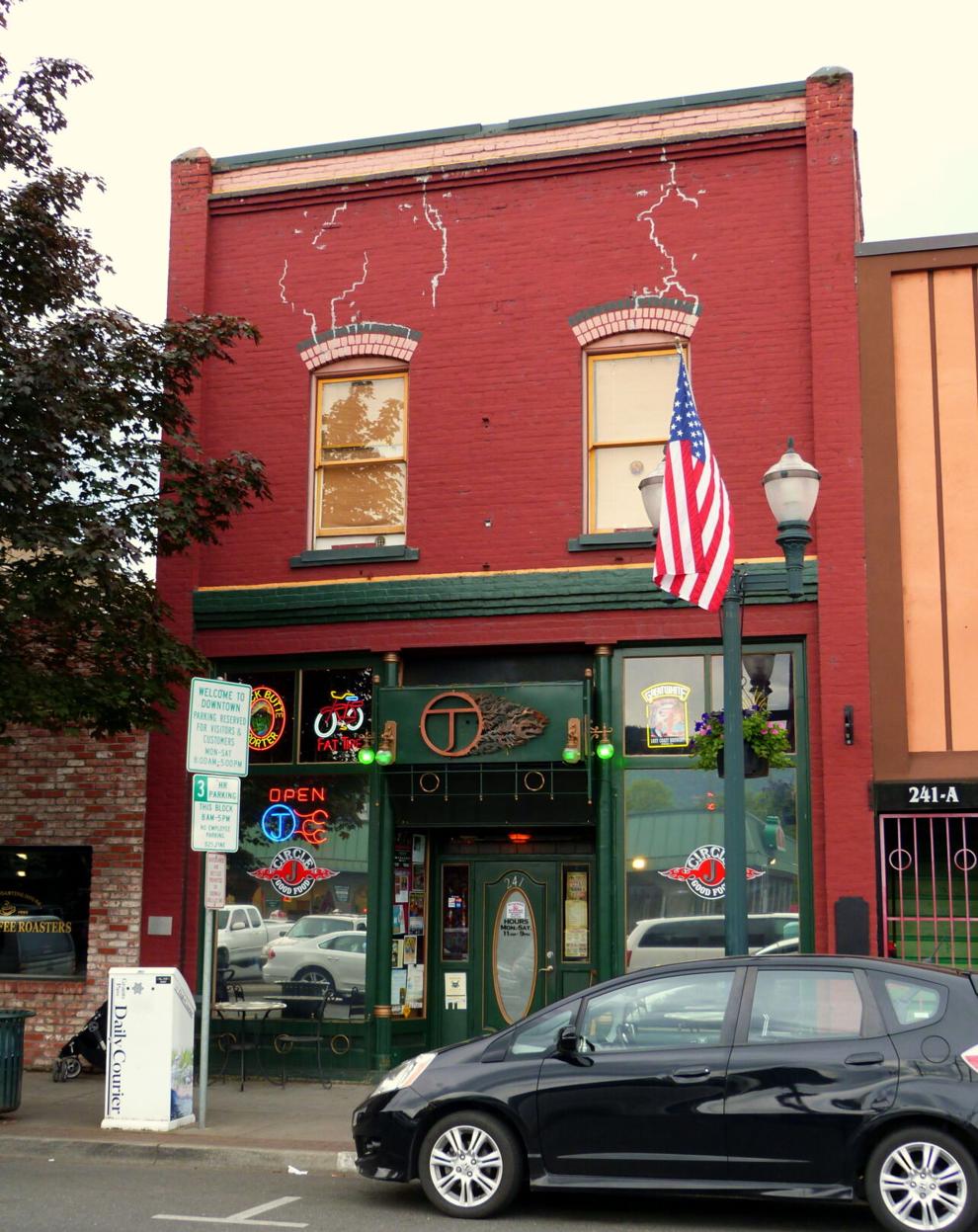 Grants Pass offering funds for outdoor dining renovations downtown Local