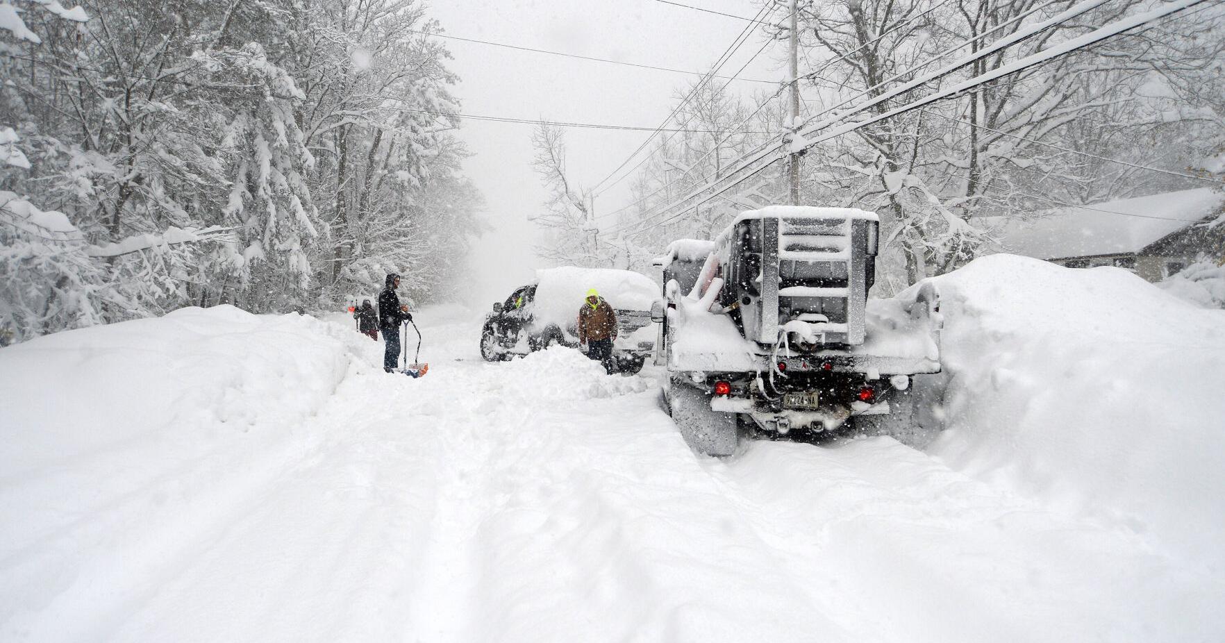 Snowfall tops 6 feet in western New York, triggering road closures and flight cancellations the weekend before Thanksgiving - Vimarsana News