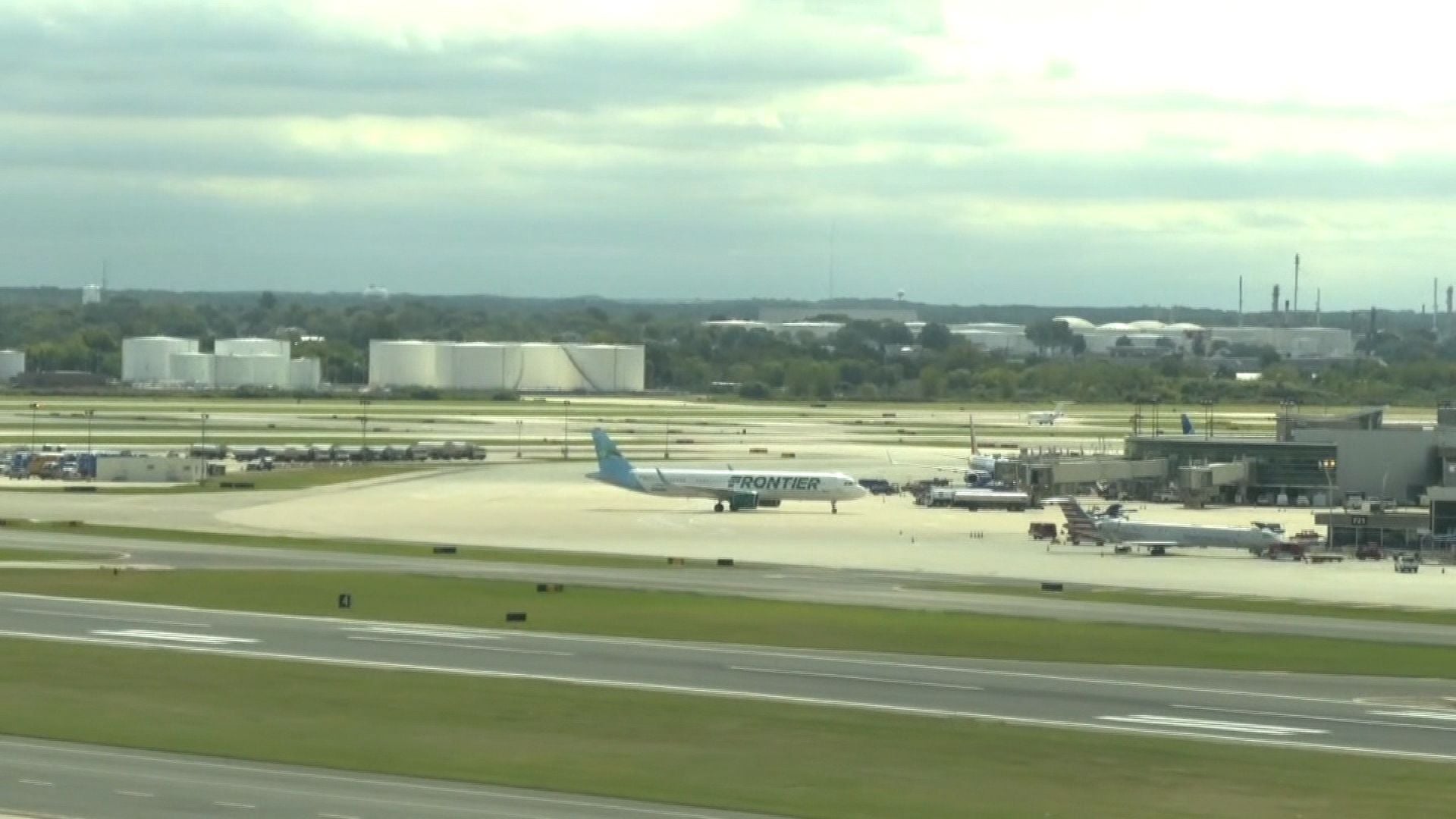 kdrv.com - Andi Babineau - Fiber cut by construction crew leads to ground stop and delays at several major airports