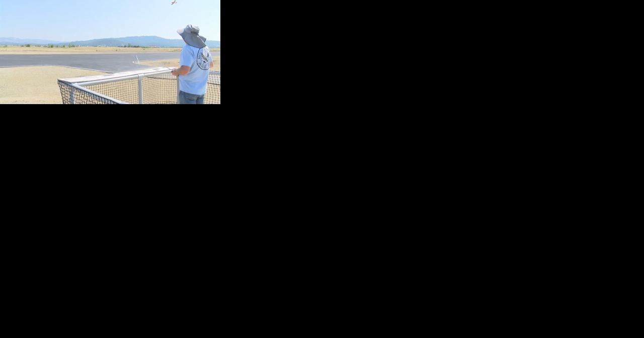 Rogue Eagles hosts 43rd annual air show - Vimarsana News