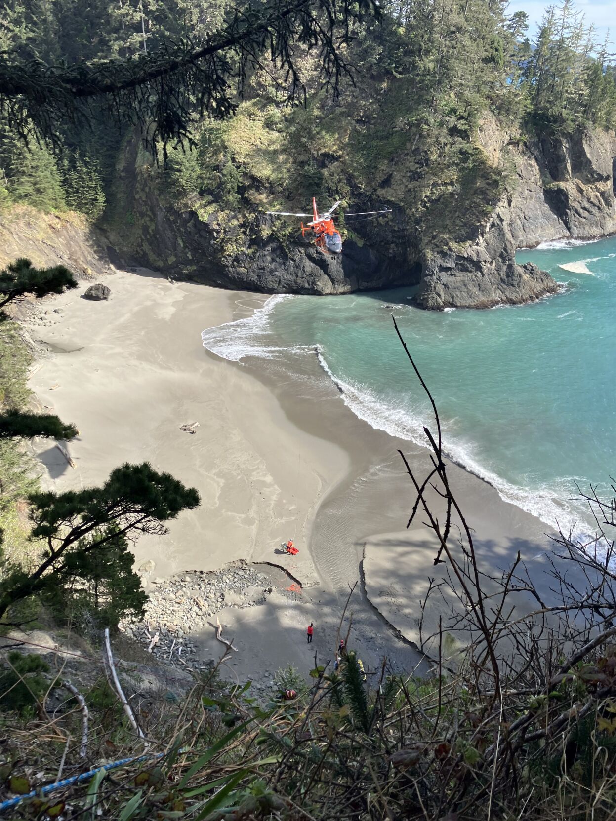 Grants Pass man dies after Curry County cliff fall | News | kdrv.com