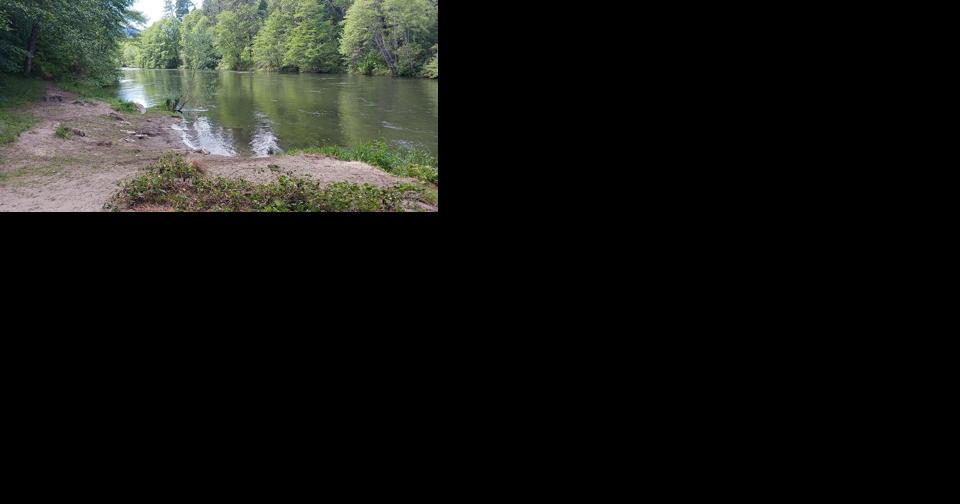 Crews rescue woman, child from Applegate River - Vimarsana News
