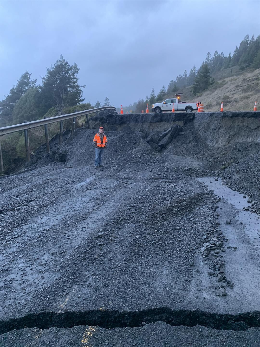 BREAKING U.S. Highway 101 closed due to landslide Top Stories