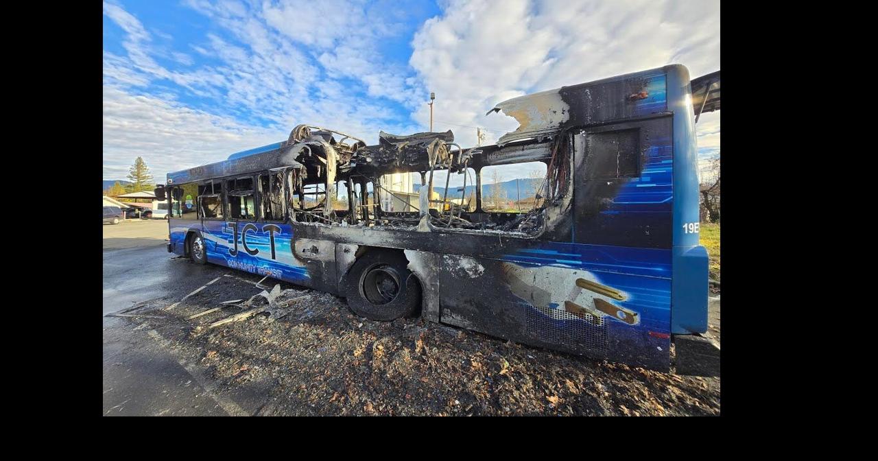 WATCH: Fire spreads on electric bus in Josephine County Jan. 8 | Top ...