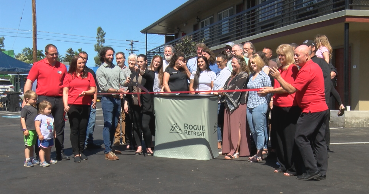 Rogue Retreat celebrates open of new Redwood Inn housing units - Vimarsana News