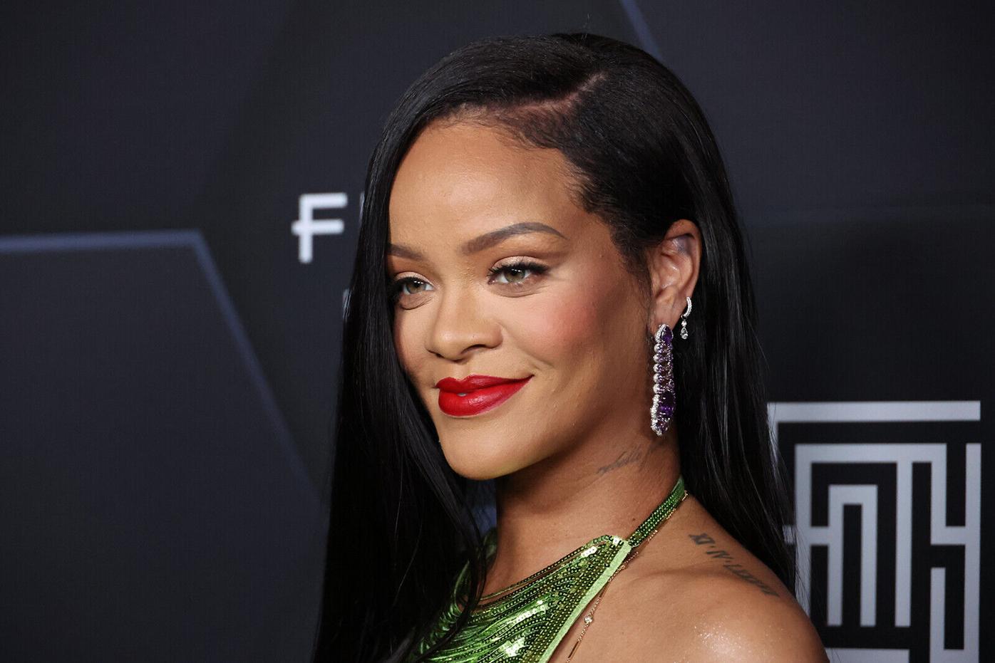 Rihanna Is Now A Billionaire - Network Ten