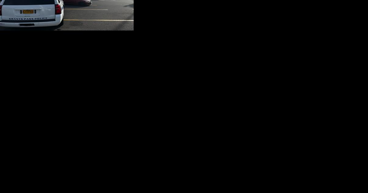 Active police investigation taking place at Grants Pass Walmart - Vimarsana News
