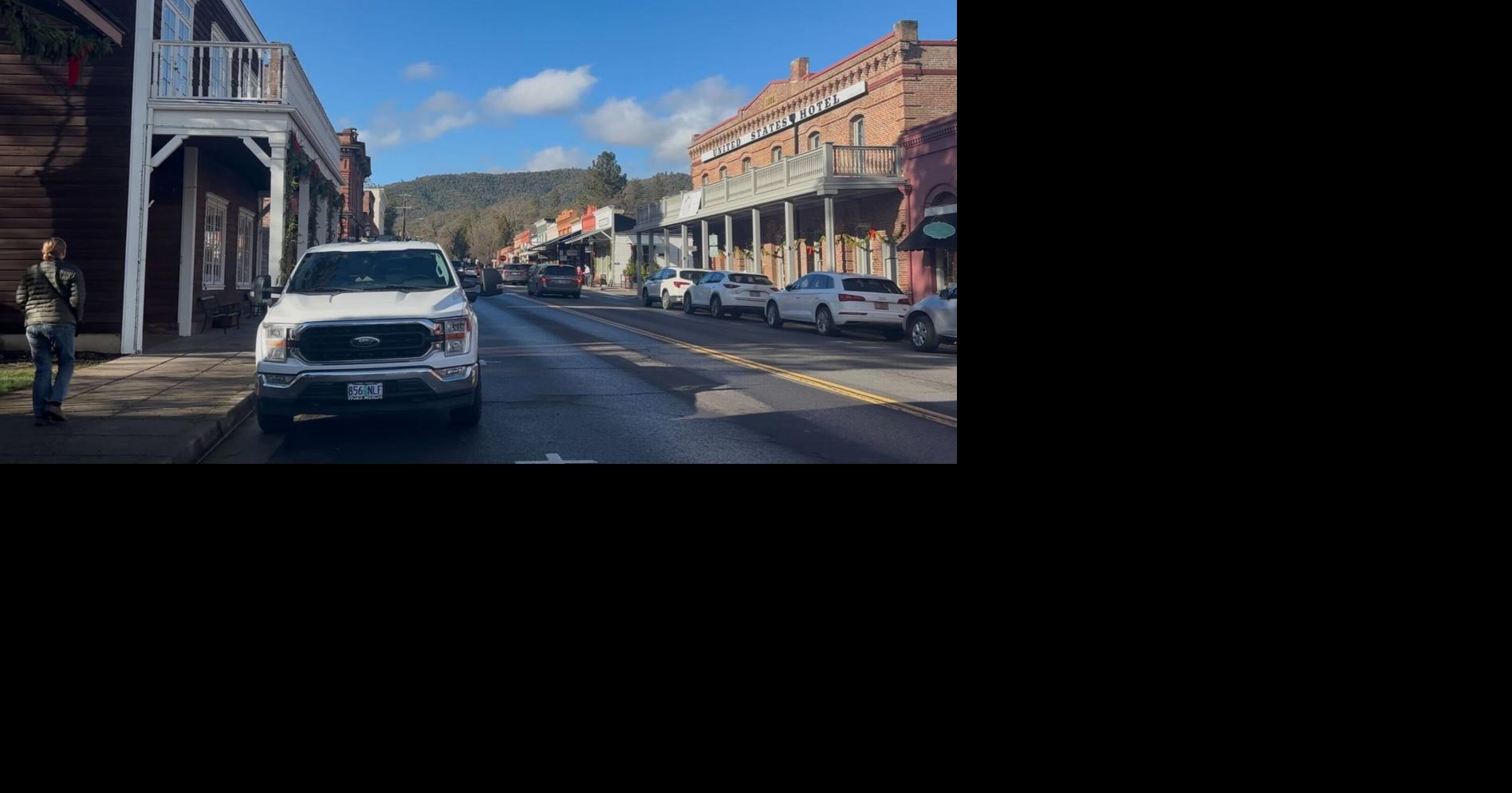 Jacksonville businesses struggle amid slow holiday sales