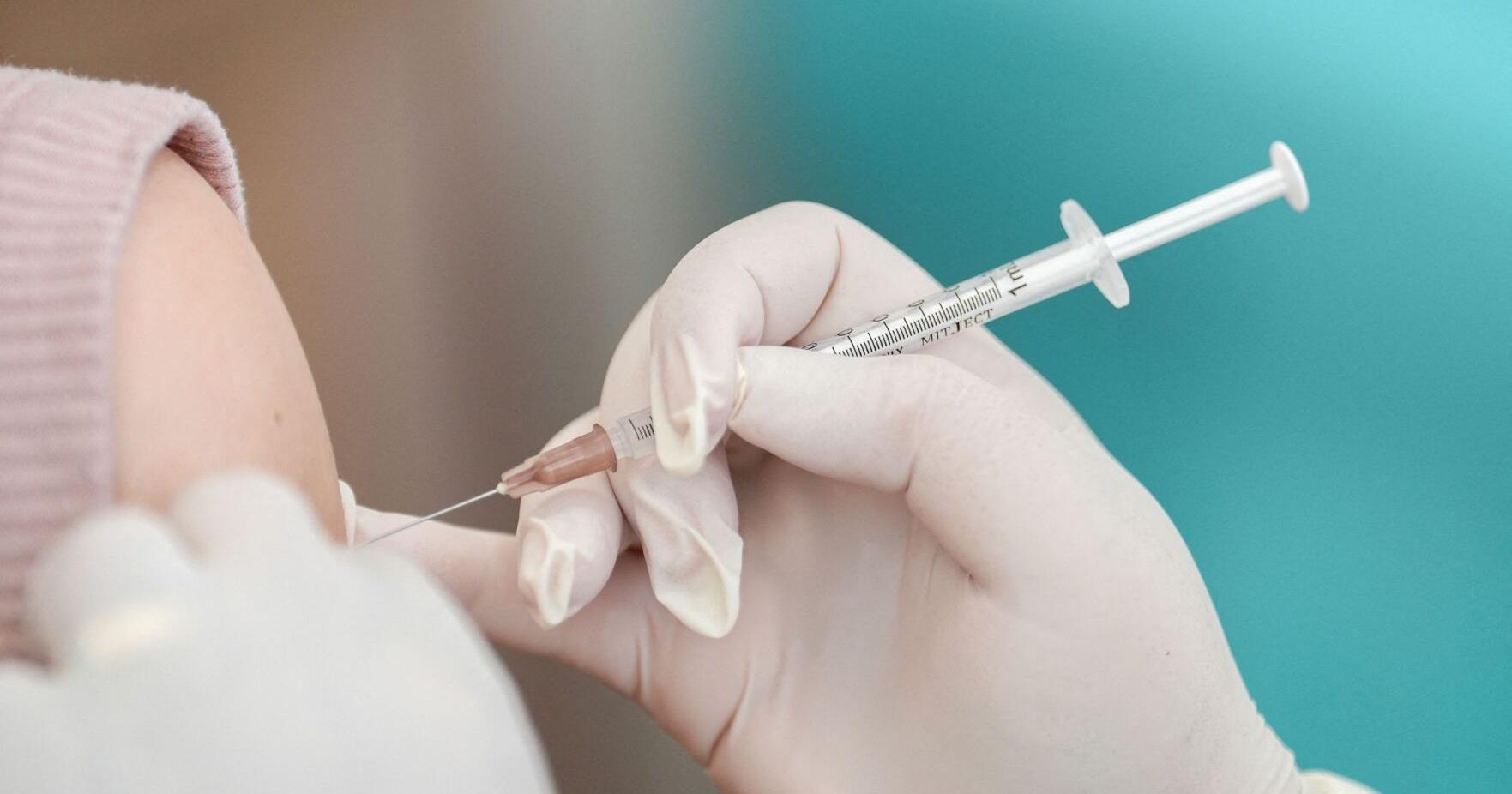 FDA advisers to vote on composition of fall Covid-19 boosters - Vimarsana News