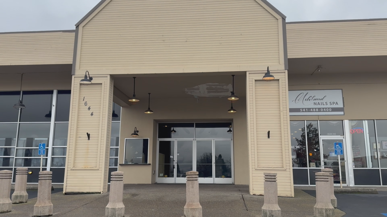 Local businesses hopeful as grocery store plans move forward in Ashland  shopping center | Top Stories | kdrv.com