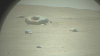 Image captured by Mars rover shows a mysterious 'doughnut' on the planet's  surface | National
