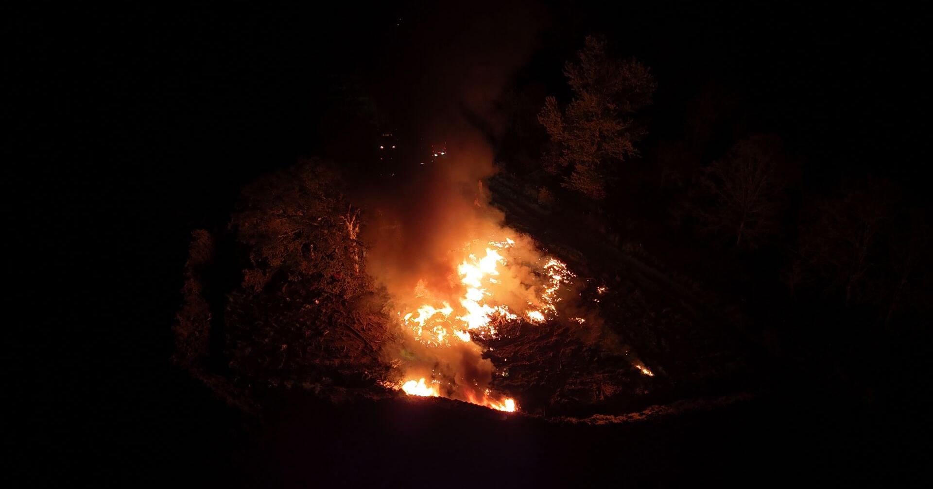 'Our whole living room started to glow': Investigation underway after plastic burn in Sams Valley - Vimarsana News
