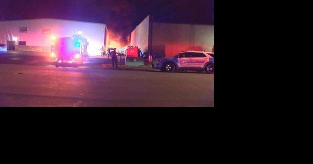 Firefighters put out large vehicle fire on Knutson Ave - Vimarsana News