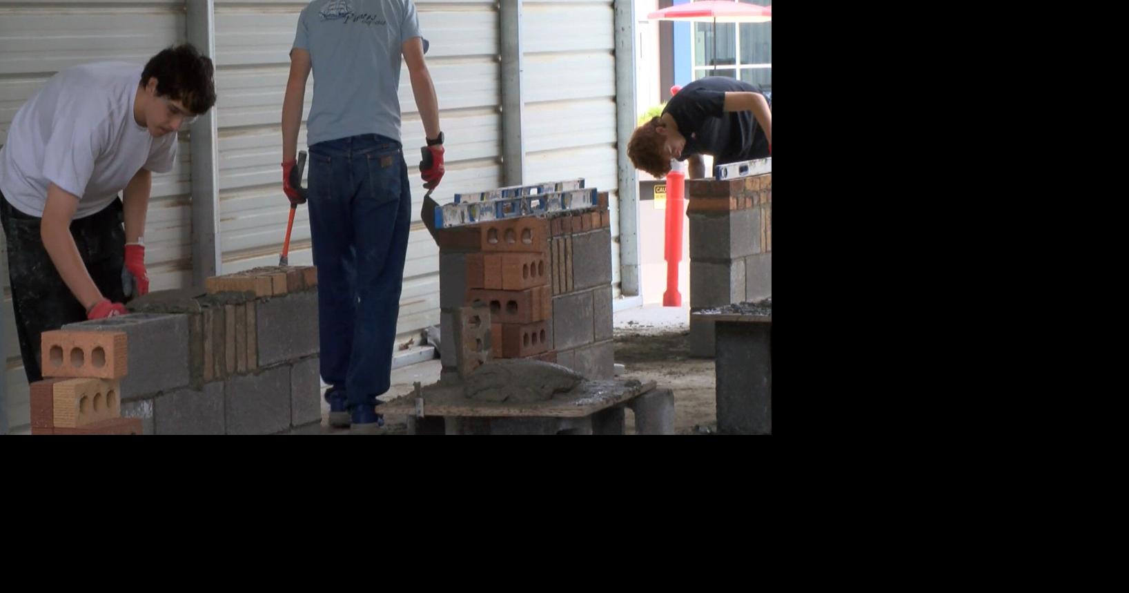 Phoenix High Students compete in state masonry contest for shot at Nationals