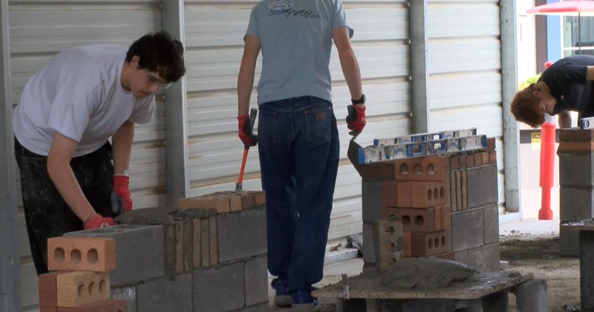 Phoenix High Students compete in state masonry contest for shot at Nationals