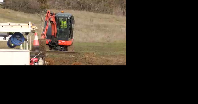 Workers "hooked" abandoned pipe looking for another water line in Eagle Point - Vimarsana News