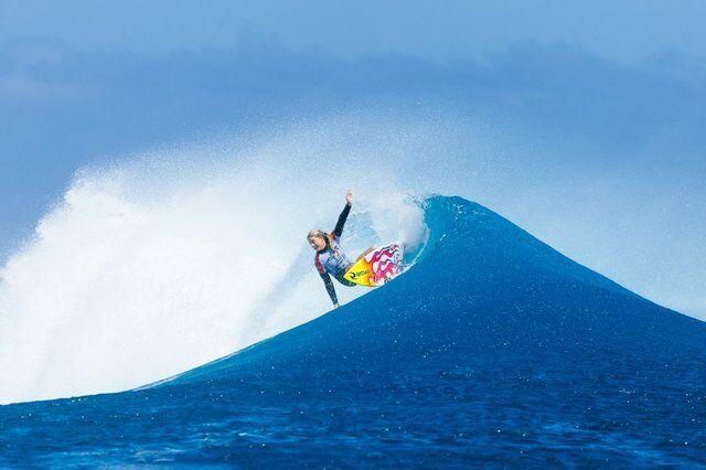 Canadian teenage surfer Erin Brooks drops into elimination round at Lexus Pipe Pro