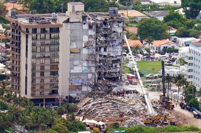 Four Canadians from three families unaccounted for after Florida condo collapse