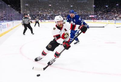 Veteran forward Claude Giroux signs one-year extension with Ottawa Senators