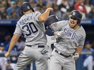 San Diego Padres: Hunter Renfroe Must Play Everyday