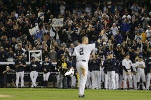 Jeter caps Yankee Stadium finale with game-winning hit