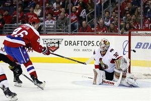 Capitals' Braden Holtby makes costly mistake