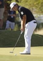 Cantlay misses out on 59 and shares Vegas lead with Tom Kim