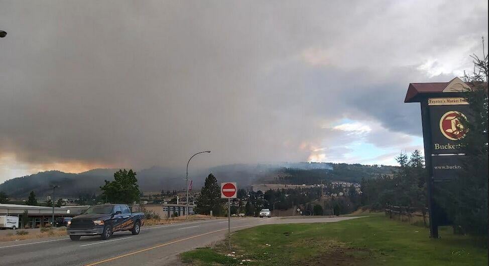 Fire threatening West Kelowna neighborhood now at 800 ha ...