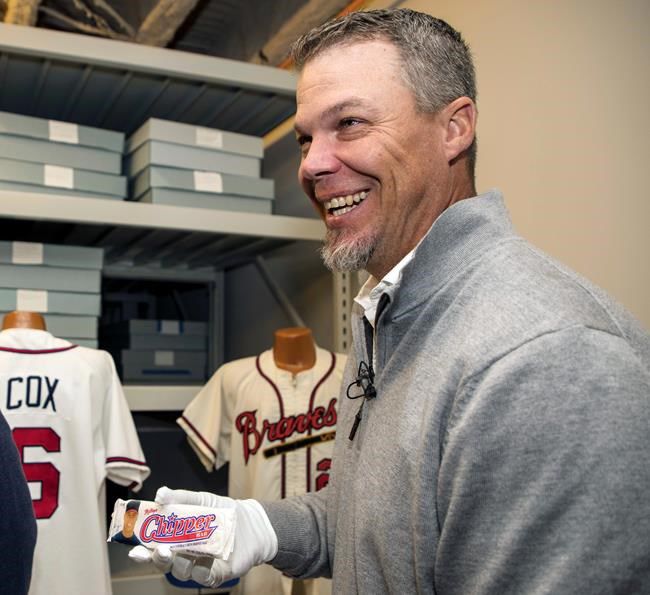 Chipper Jones laughs at picture that shows he's 'fat