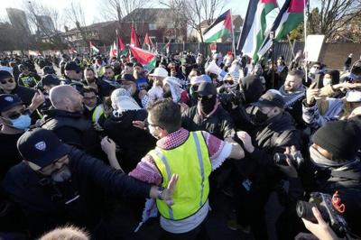 New laws against blocking access to places of worship, schools coming, Fraser says