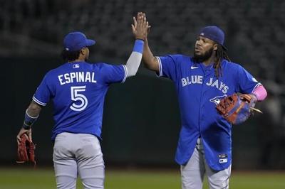 Blue Jays star Vladimir Guerrero Jr. considered day-to-day with finger issue