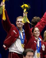 Olympic figure skating champion Pelletier joins NHL's Stars as assistant coach