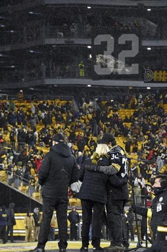 Steelers football  Team unveils Harris' retired No. 32 jersey