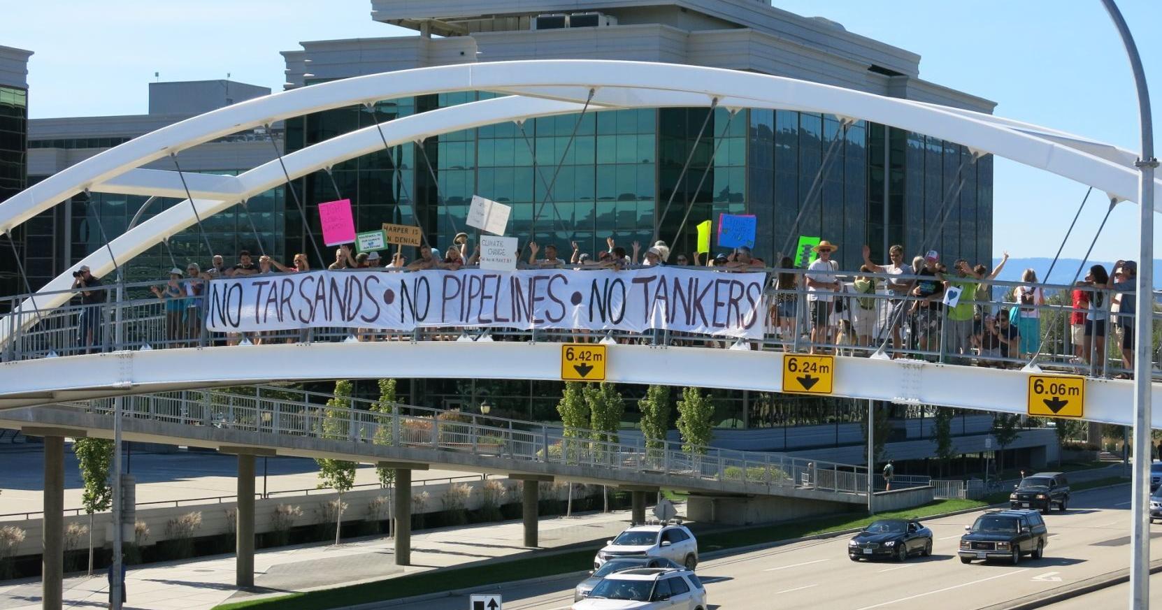 Popular pedestrian bridge in Kelowna corroded by salt spray - Vimarsana News