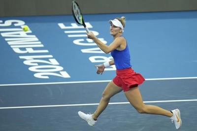 Defending champ France loses at BJK Cup finals, Spain wins