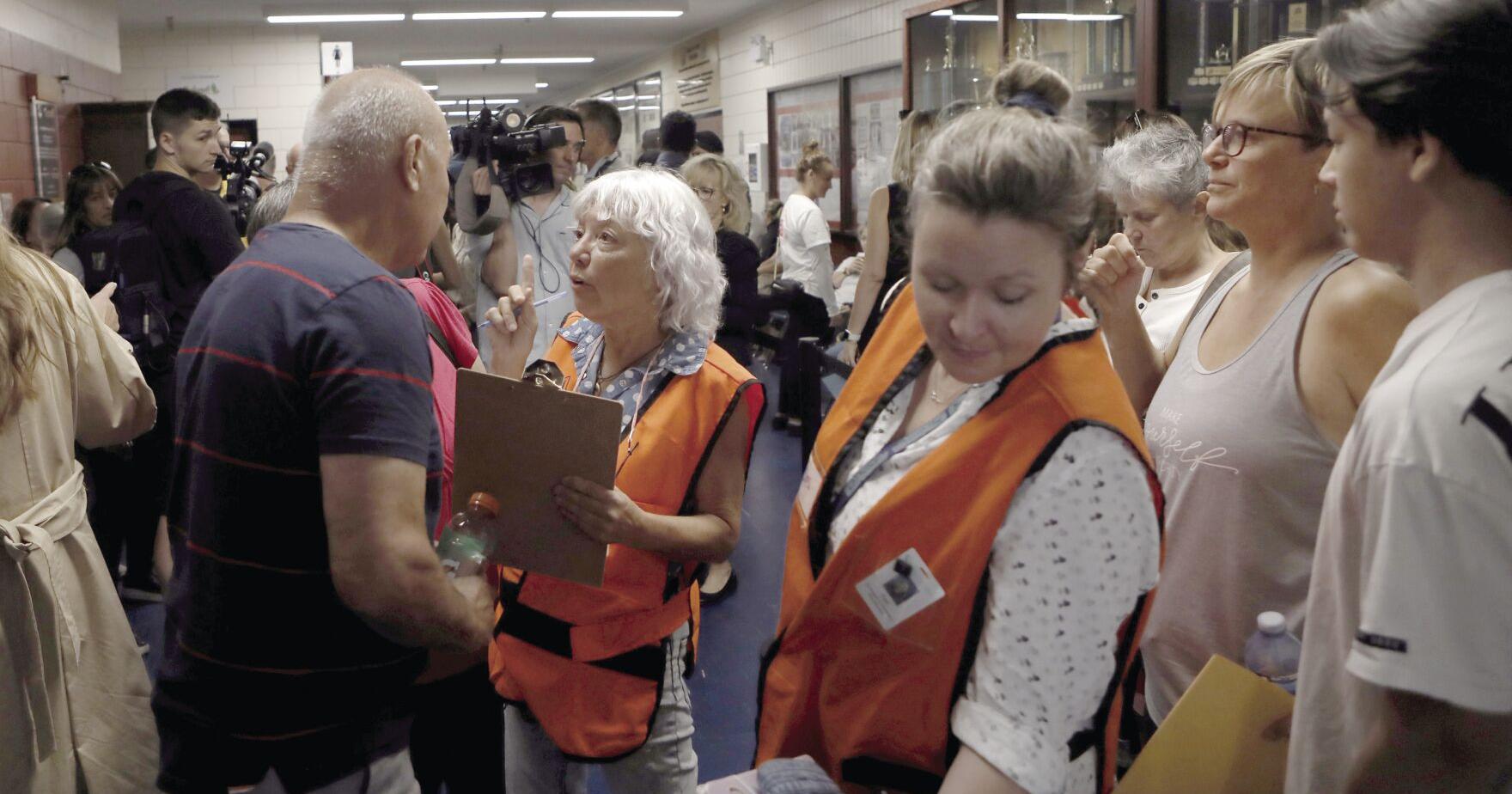 E-transfers of $200 a night now available for wildfire evacuees - Vimarsana News