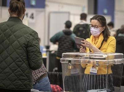 Montreal's French citizens cast vote in first round of France's presidential election