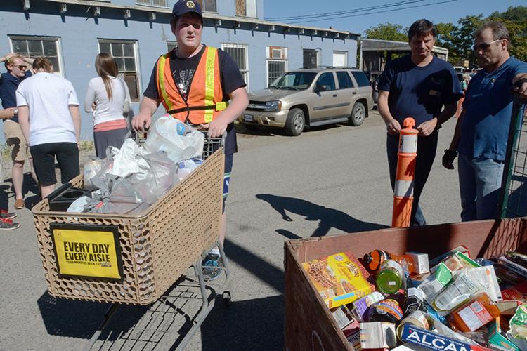 Thanksgiving food drive 3