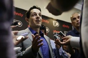 Briere a clutch playoff scorer with Sabres, Flyers
