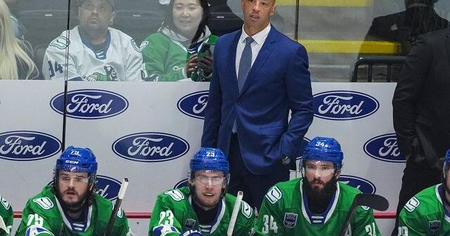 Vancouver Canucks name Manny Malhotra new head coach
