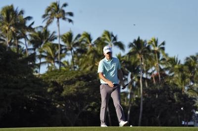 Spieth, Kirk share early lead on gorgeous day at Sony Open