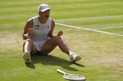 Iga Swiatek defeats Amanda Anisimova 6-0, 6-0 to win her first Wimbledon title