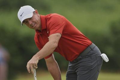 Trick shot: McIlroy charge at British Open derailed in bizarre fashion