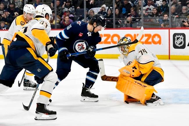 Vilardi, Hellebuyck lift Jets to 3-0 win over Predators