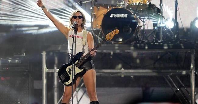 Female musicians underrepresented on Canadian radio playlists: study - Vimarsana News
